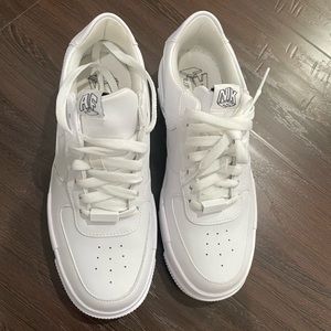 Nike Air Force 1 Pixel